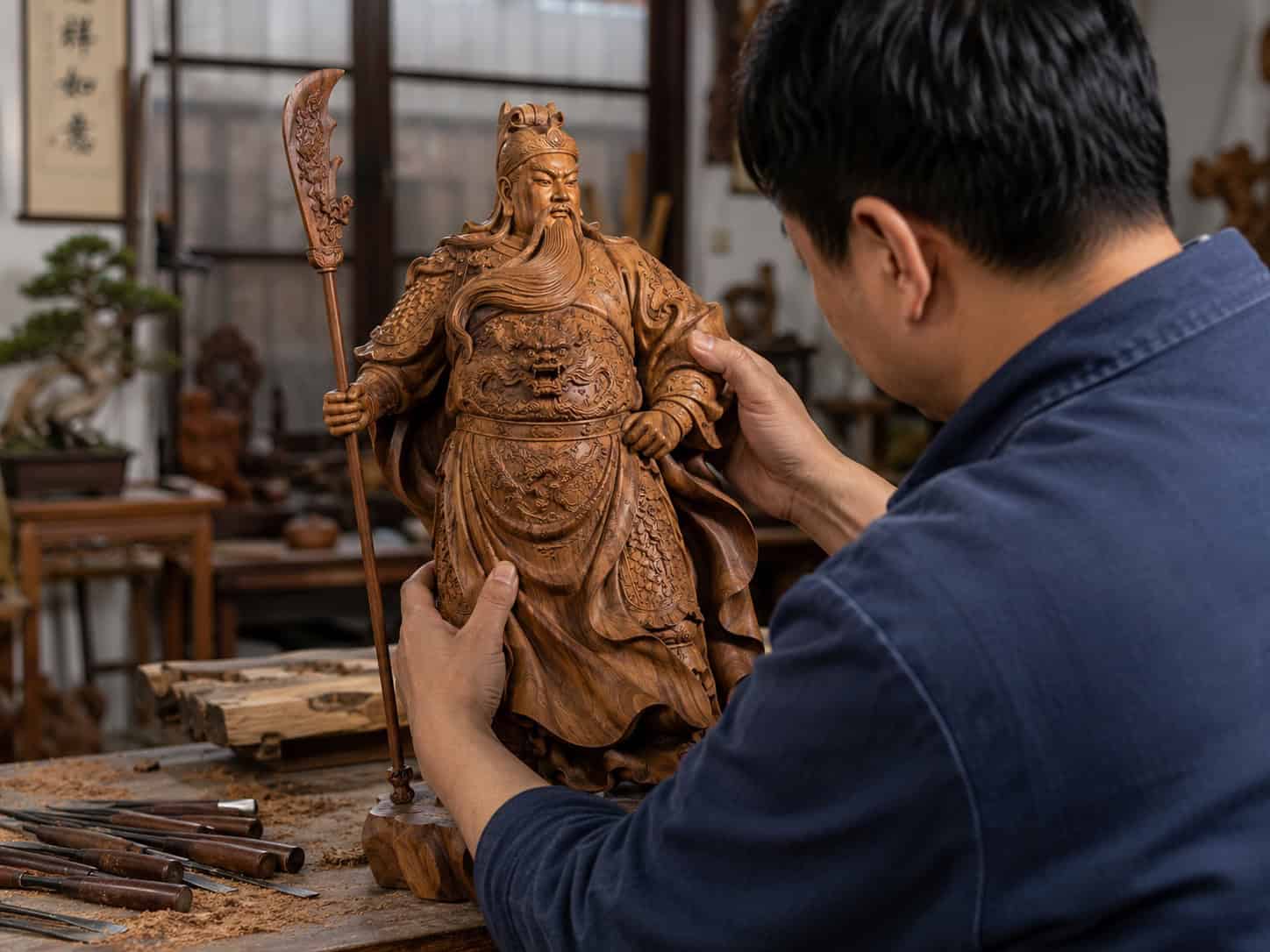 guan gong statue carving inspection